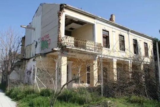 Το κτίριο της Ταξιαρχίας στο στρατόπεδο Παύλου Μελά
